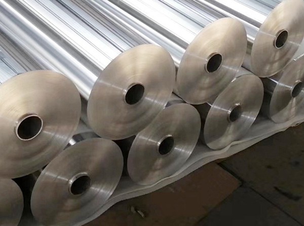 10 Surprising Uses for Aluminum Foil