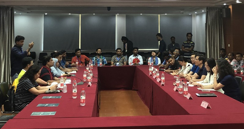 Bangladeshi Delegation Explores Innovations